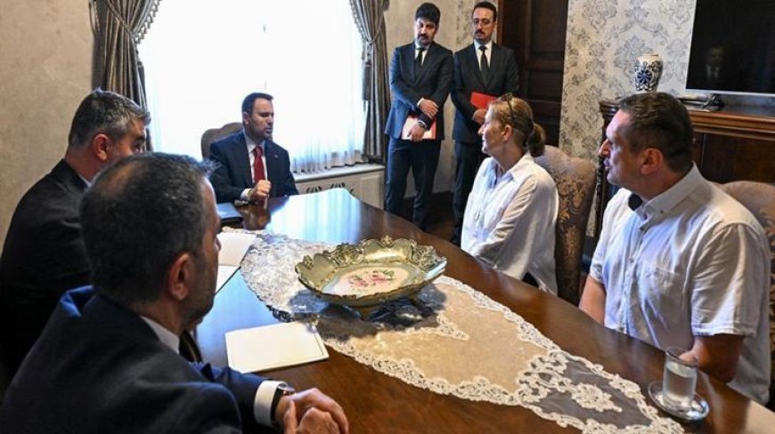 Bakan Gürlek, Trabzon'da yorgun mermi ile hayatını kaybeden Emir’in ailesiyle görüştü
