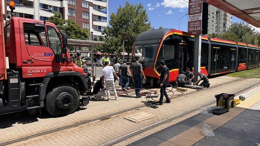 Kayseri'de feci kaza! Tramvayın çarptığı genç kurtarılamadı