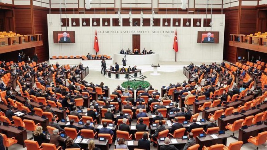 İstifalar sonrası TBMM'de sandalye dağılımı değişti