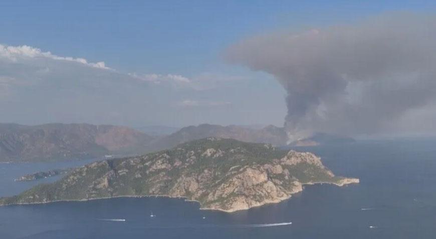 Marmaris’te orman yangını ikinci gününde! Alevlere müdahale devam ediyor
