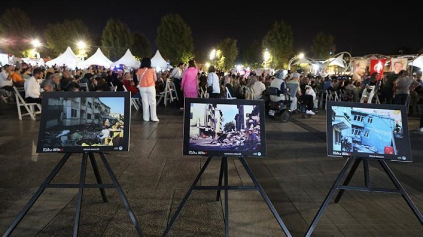 Marmara Depremi'nde hayatını kaybedenler anıldı, selalar okundu