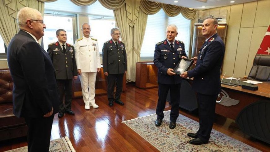 Bakan Güler, Hava Kuvvetleri Komutanlığı'nda devir teslim törenine katıldı