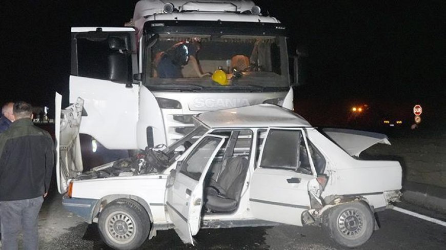 Kastamonu'da feci kaza! TIR ile otomobil çarpıştı; karı koca yaşamını yitirdi