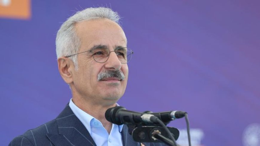 Bakan Uraloğlu stajyer öğrencilerle buluştu! 'Her ne iş yapıyorsak en iyisini yapmak hedefimiz olmalı'