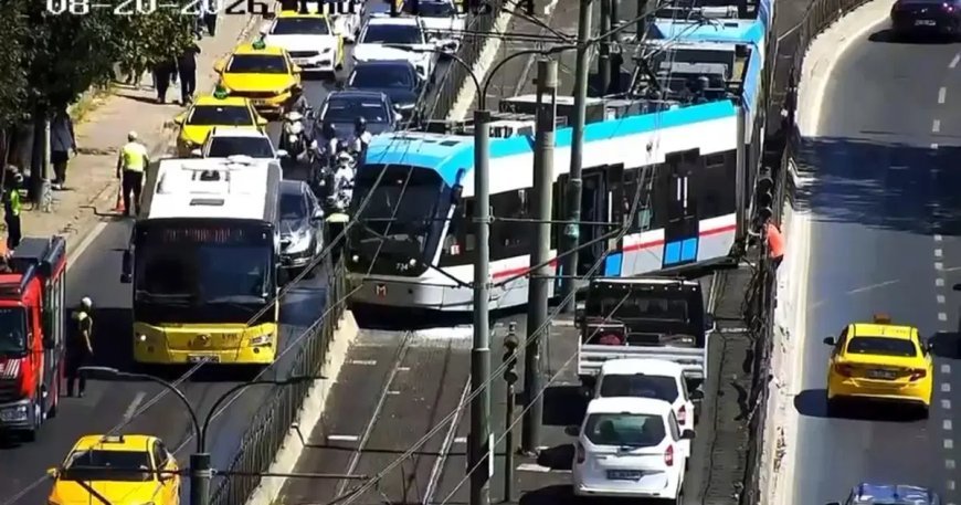İstanbul'da tramvay raydan çıktı